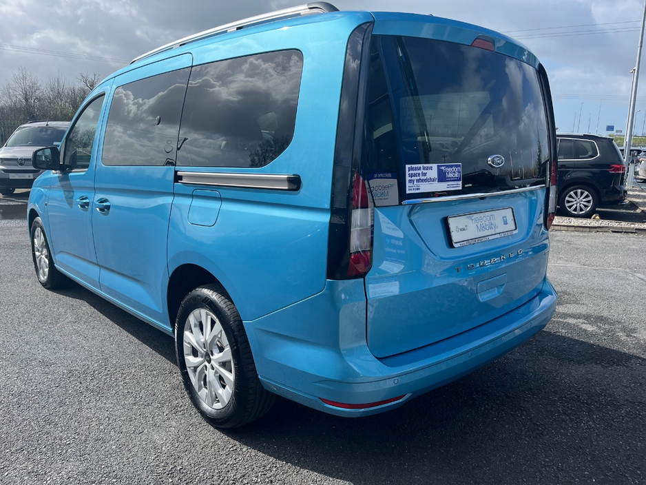 2026 Ford Tourneo Connect - image 4