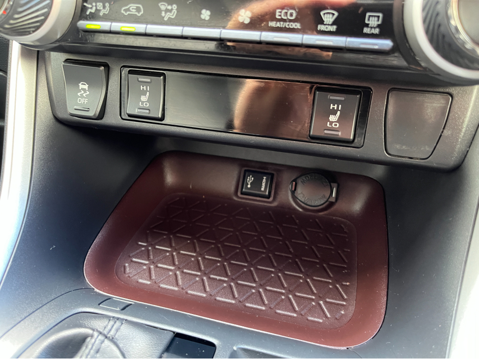 2020 Toyota Rav4 - image 18