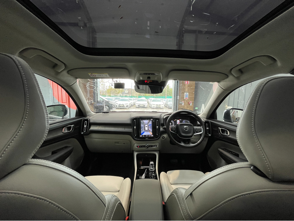 2020 Volvo XC40 - image 19