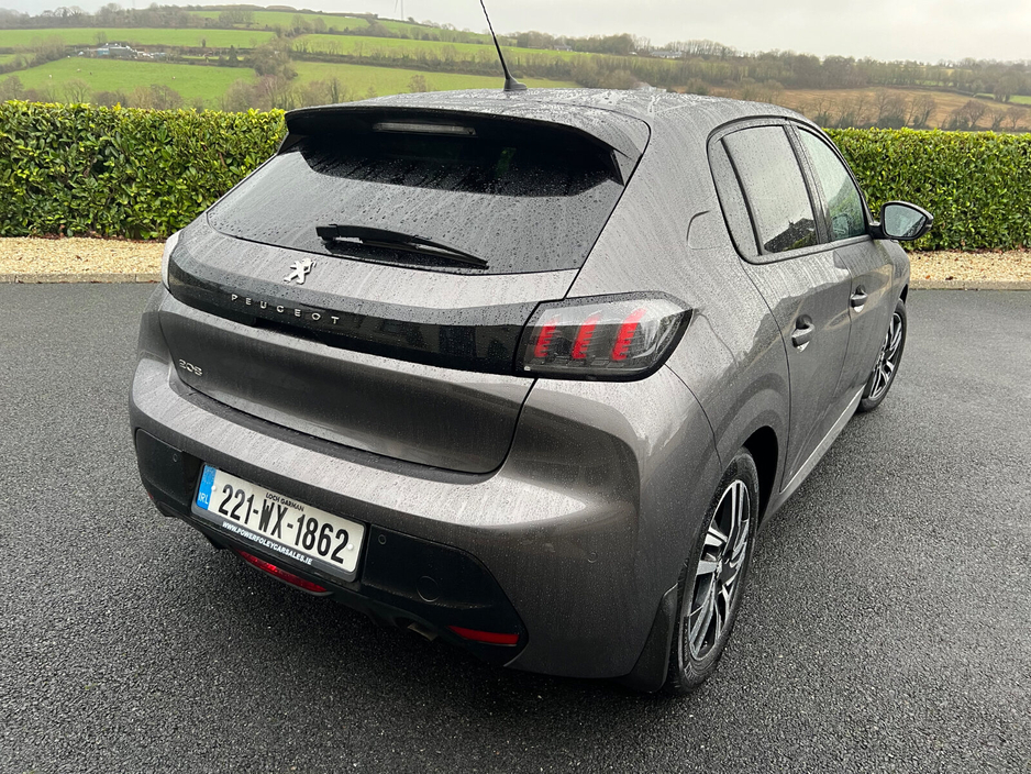 2022 Peugeot 208 1.2 Puretech 100bhp Allure Pack €17,950