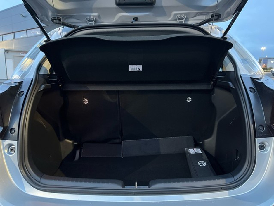 2025 Toyota Yaris - image 10