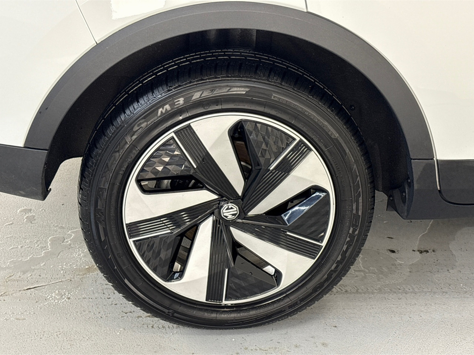 2025 MG ZS LR EXCLUSIVE-72.6KWH**DIGITAL DASH**MULTIFUNCTIONAL STEERING WHEEL**BLACK LEATHER INTERIOR**360 CAMERA**APPLE CARPLAY ANDROID AUTO**KEYLESS START**AIR CONDITIONING**FINANCE AVAILABLE** €31,495