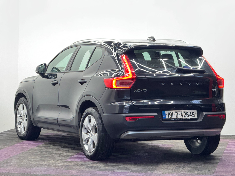 2019 Volvo XC40 - image 6