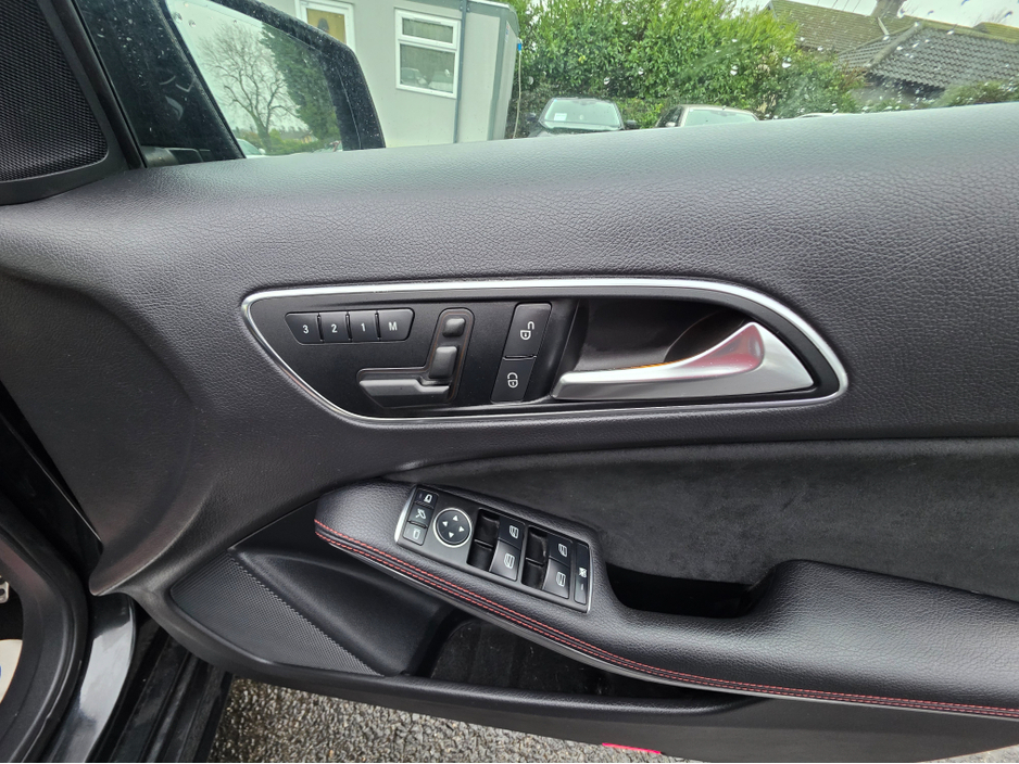 2013 Mercedes-Benz A Class A180 AMG INTERIOR HALF LEATHER - ALCANTARA SEATS / HI SPEC / LOW ROAD TAX BAND / SIMI DEALER