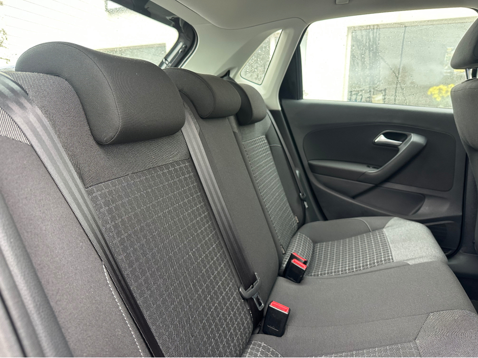 2017 Volkswagen Polo - image 24