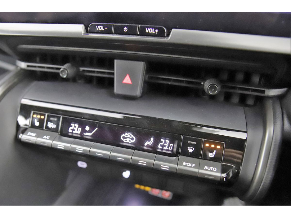 2024 Toyota C-HR - image 23