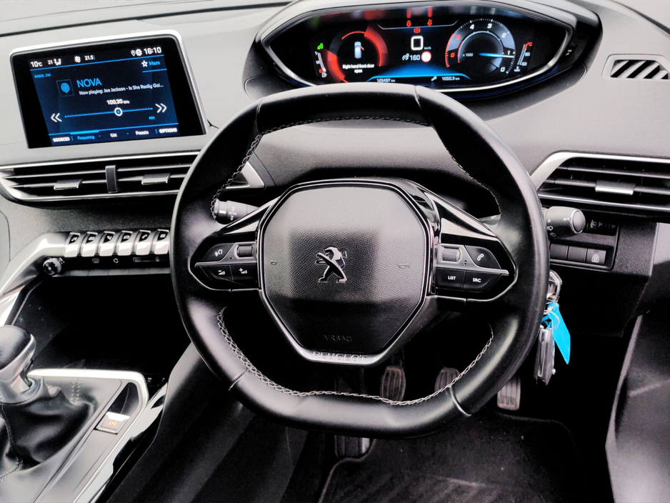 2019 Peugeot 3008 - image 10
