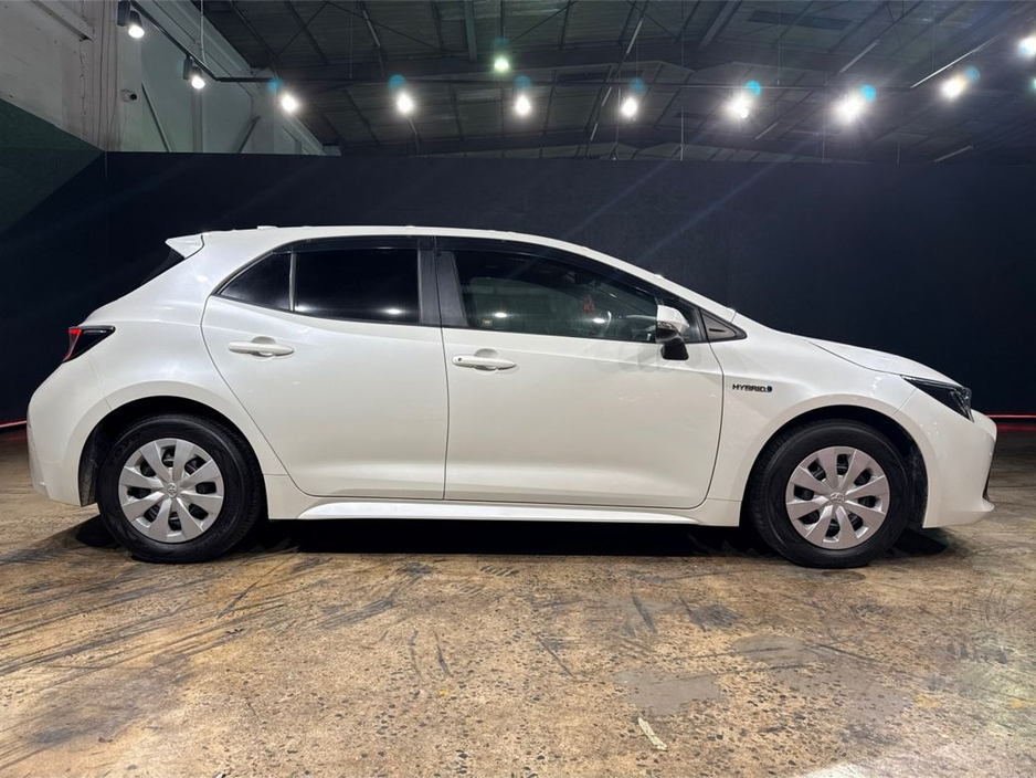 2020 Toyota Corolla 1.8 HYBRID - MULTI FUNCTION STEERING WHEEL - CRUISE CONTROL - LANE KEEP ASSIST - HEATING / AC CONTROLS - REVERSE CAMERA - ELECTRIC WINDOWS €20,950