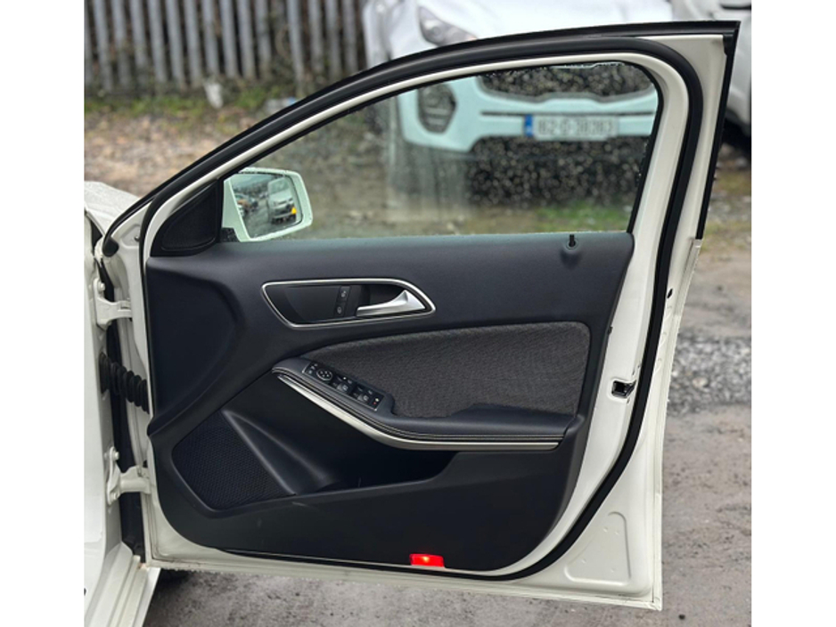 2016 Mercedes-Benz A Class A180 1.6 Petrol Automatic (3654) €15,495