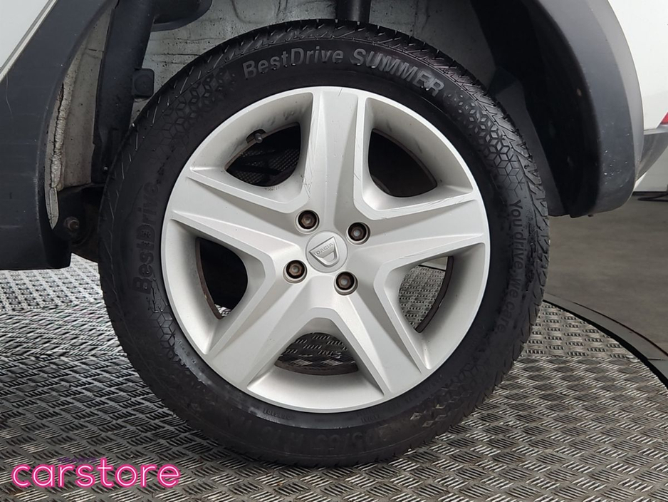 2016 Dacia Sandero Stepway - image 14