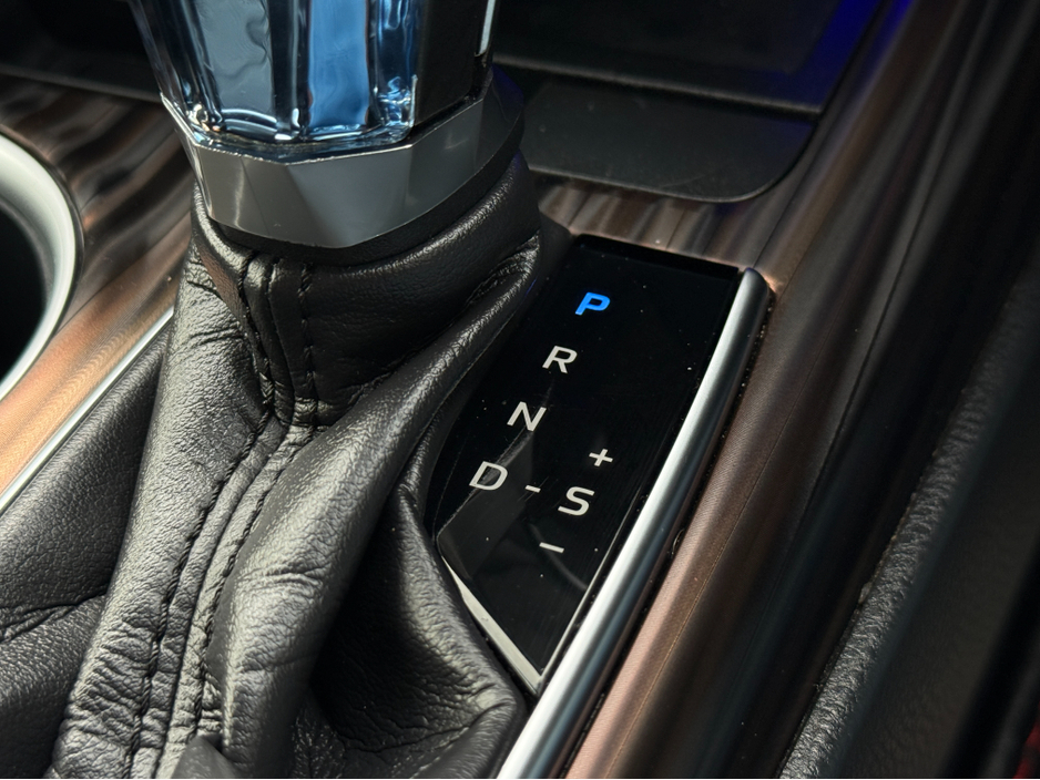 2018 Toyota Camry - image 18