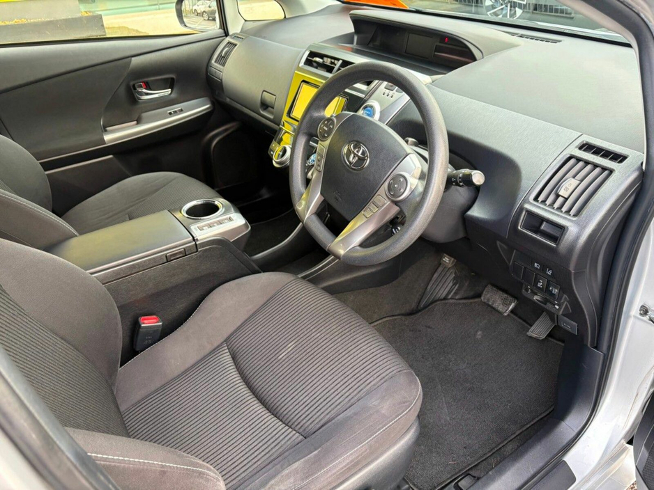 2019 Toyota Prius - image 6