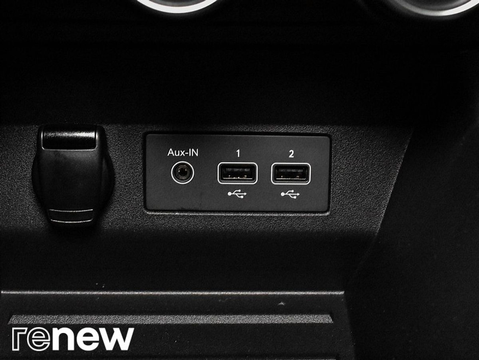 2022 Renault Clio - image 24