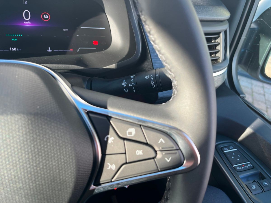 2026 Renault Trafic - image 10