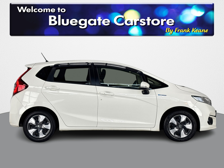 2018 Honda Fit TOUCHSCREEN DISPLAY**MEDIA CONNECTIVITY**KEYLESS START**REVERSE CAMERA**PARKING SENSORS**CRUISE CONTROL**SEMI DIGITAL DASH**LANE ASSIST**EMERGENCY BRAKE ASSIST**AIR CONDITIONING**ELECTRIC WINDOWS** €11,995