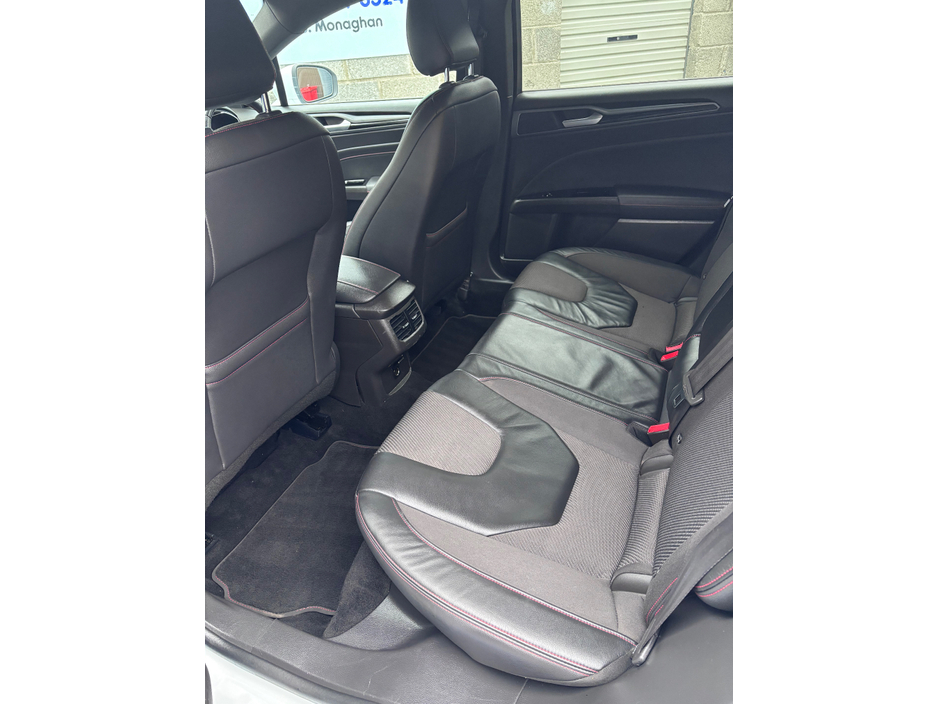 2018 Ford Mondeo - image 15