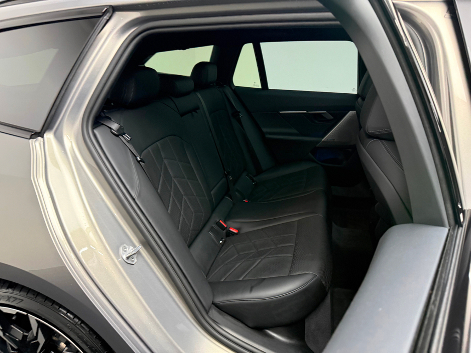 2025 BMW 5 Series - image 13