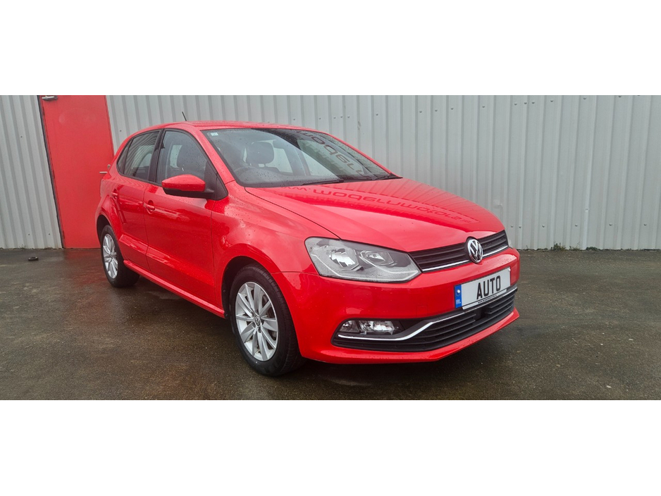 2015 Volkswagen Polo - image 3