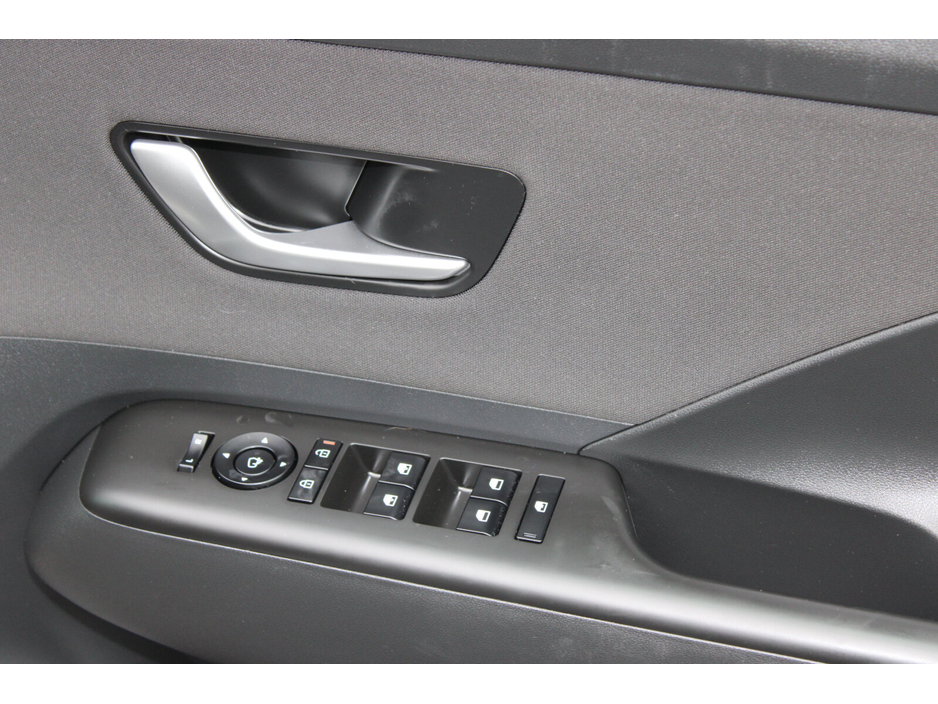 2023 Hyundai Kona - image 15