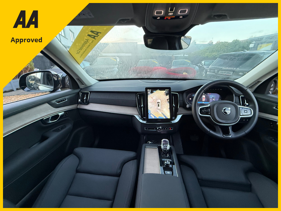 2025 Volvo XC90 - image 11