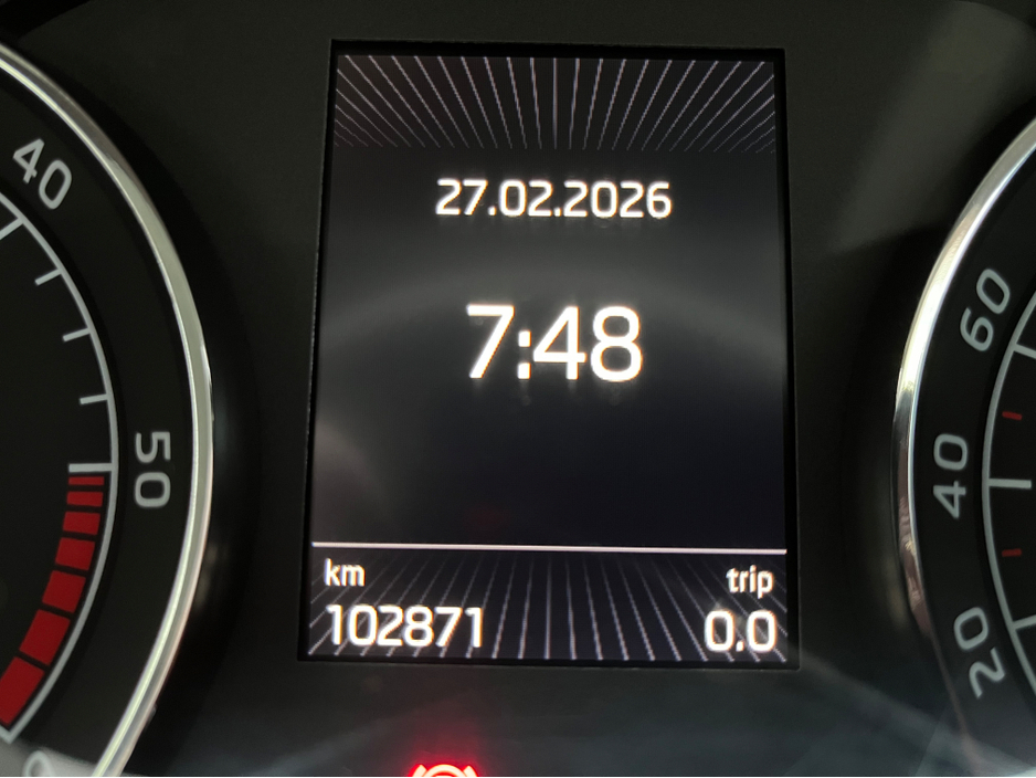 2016 Skoda Superb - image 19