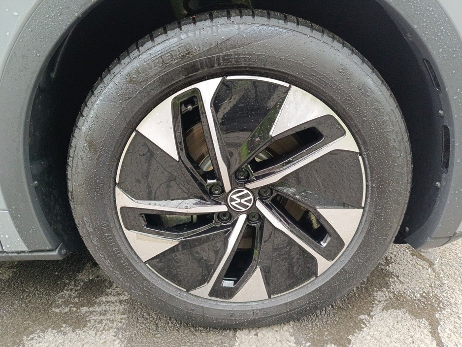 2025 Volkswagen ID.5 - image 10