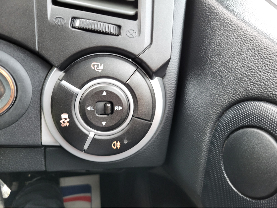 2015 Ssangyong Korando - image 19