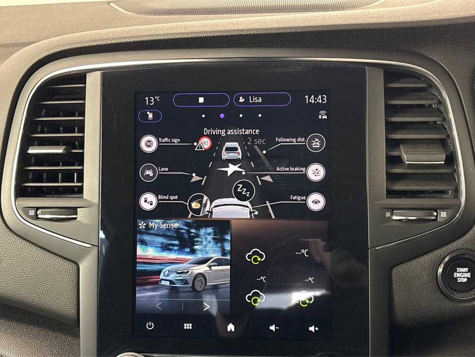 2021 Renault Megane - image 18