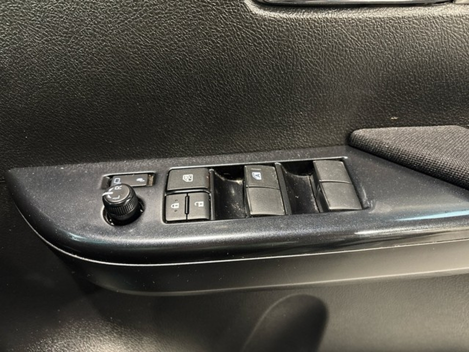 2024 Toyota Hilux - image 17