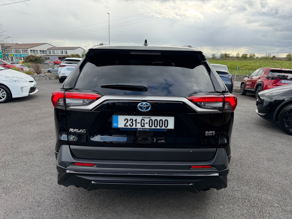 2023 Toyota Rav4 - image 9