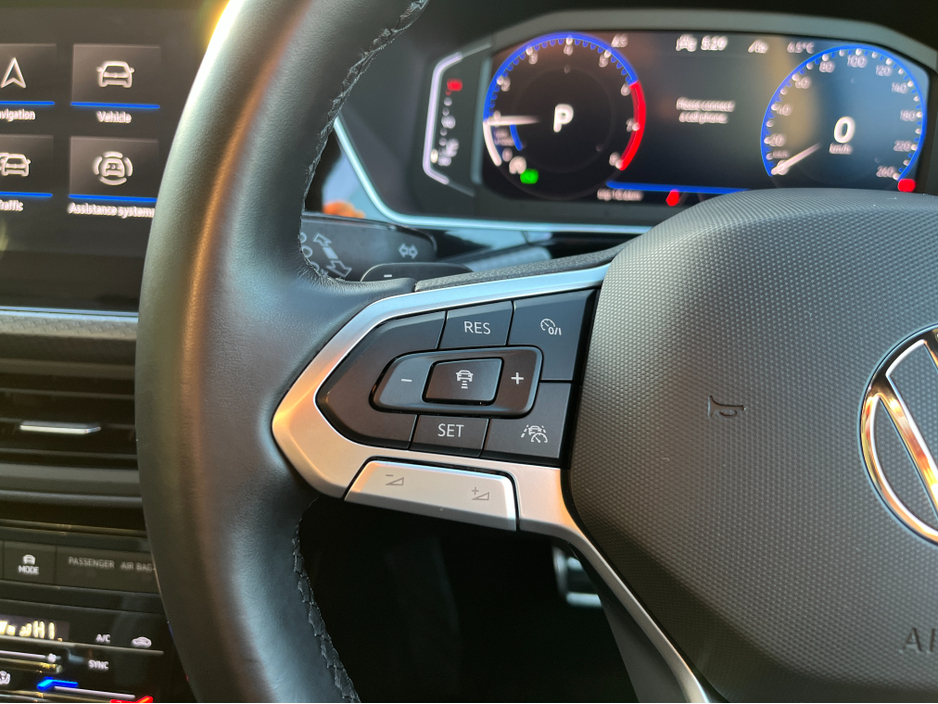 2023 Volkswagen T-Cross R-LINE AUTOMATIC 1.0 PETROL //HIGH SPEC//REVERSE CAMERA//HALF LEATHER SEATS//ADAPTIVE CRUISE CONTROL//KEYLESS ENTRY// €26,950