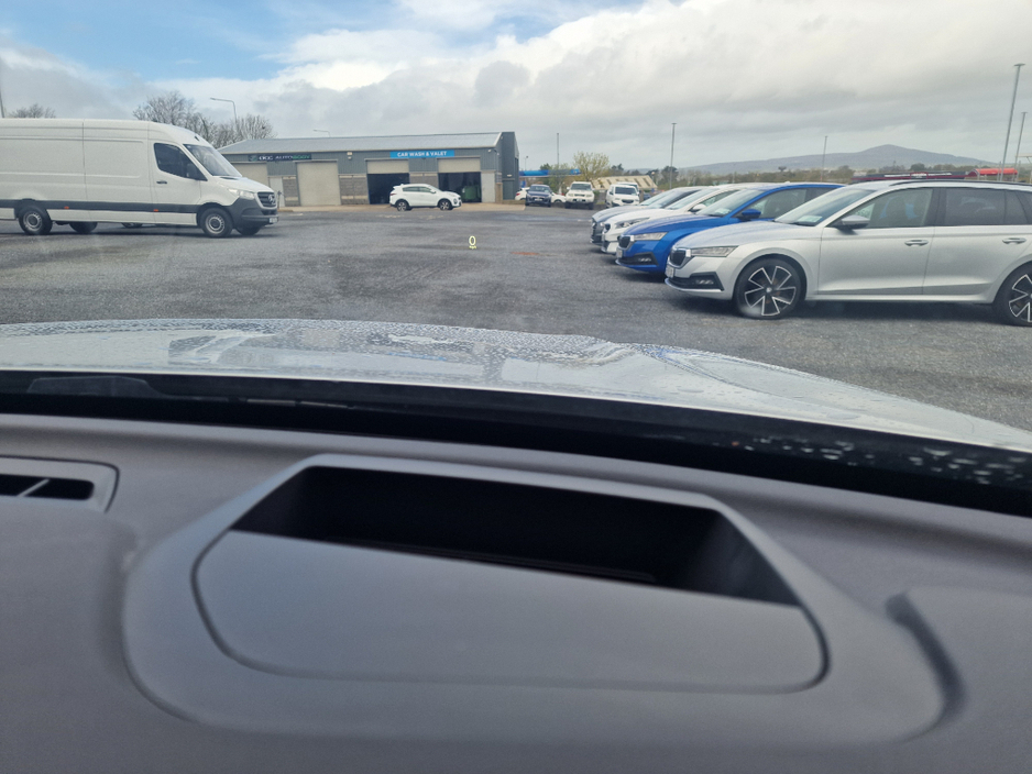 2020 Volvo XC60 - image 10