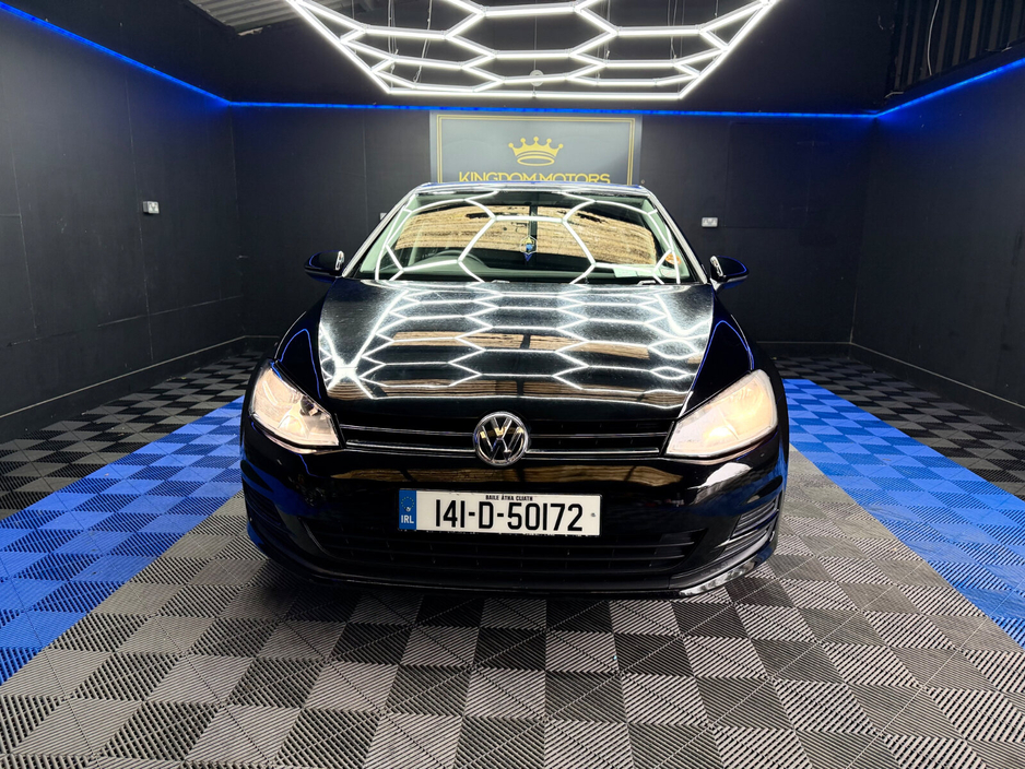 2014 Volkswagen Golf - image 9