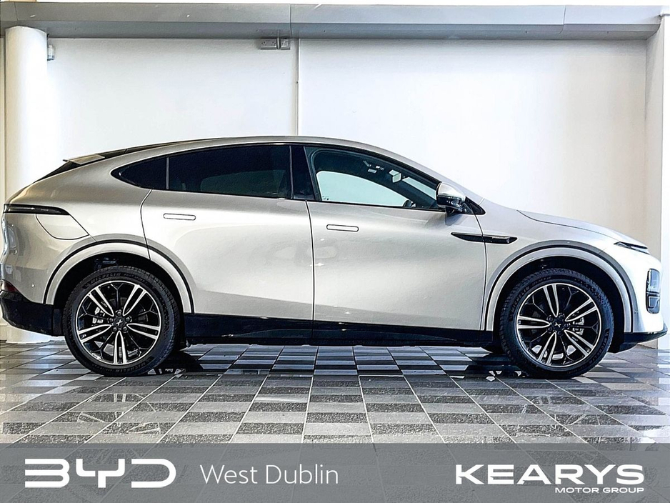 2025 Xpeng G6 - image 3