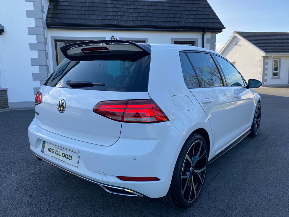 2019 Volkswagen Golf - image 10