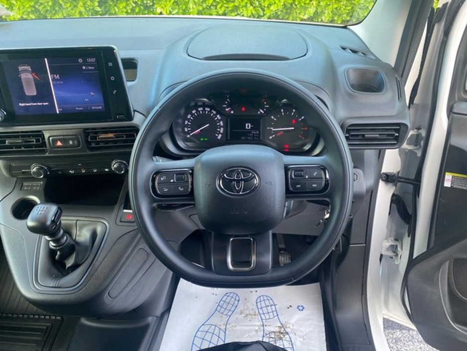 2025 Toyota Proace City SWB GX 100HP 650KGS €26,950