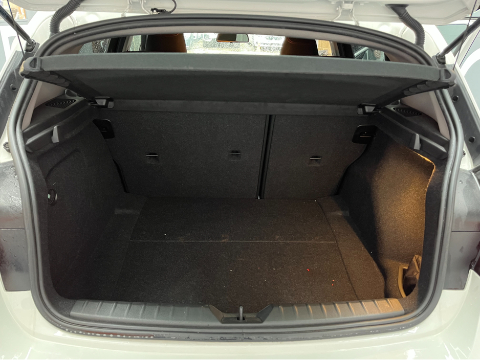 2016 BMW 1 Series €14950! 2016 BMW 118D SPORT 2.0 AUTOMATIC / CRUISE CONTROL / REVERSE CAMERA AND MORE €14,950