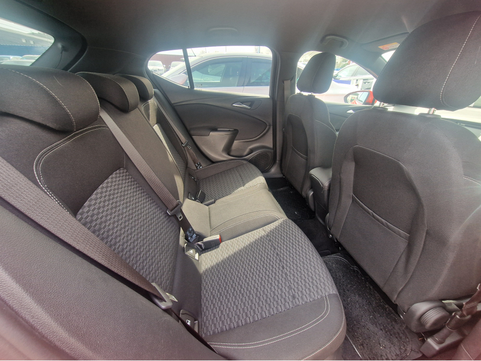 2017 Opel Astra - image 31