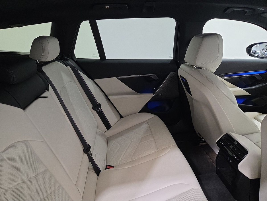 2025 BMW i5 - image 22