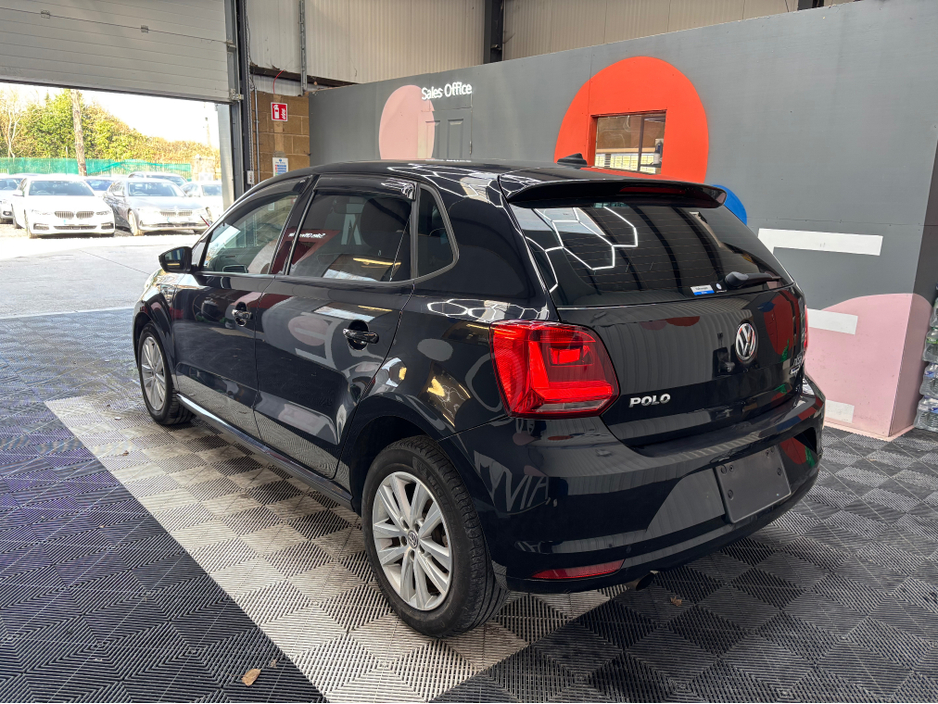 2017 Volkswagen Polo - image 4