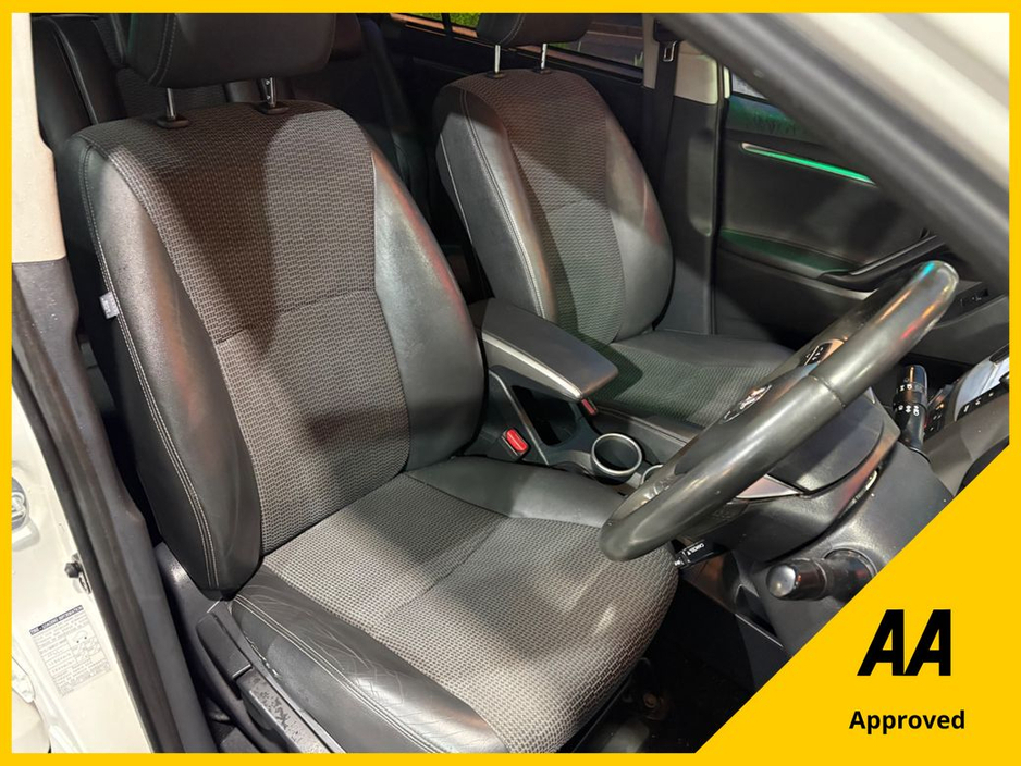 2016 Toyota Verso - image 2