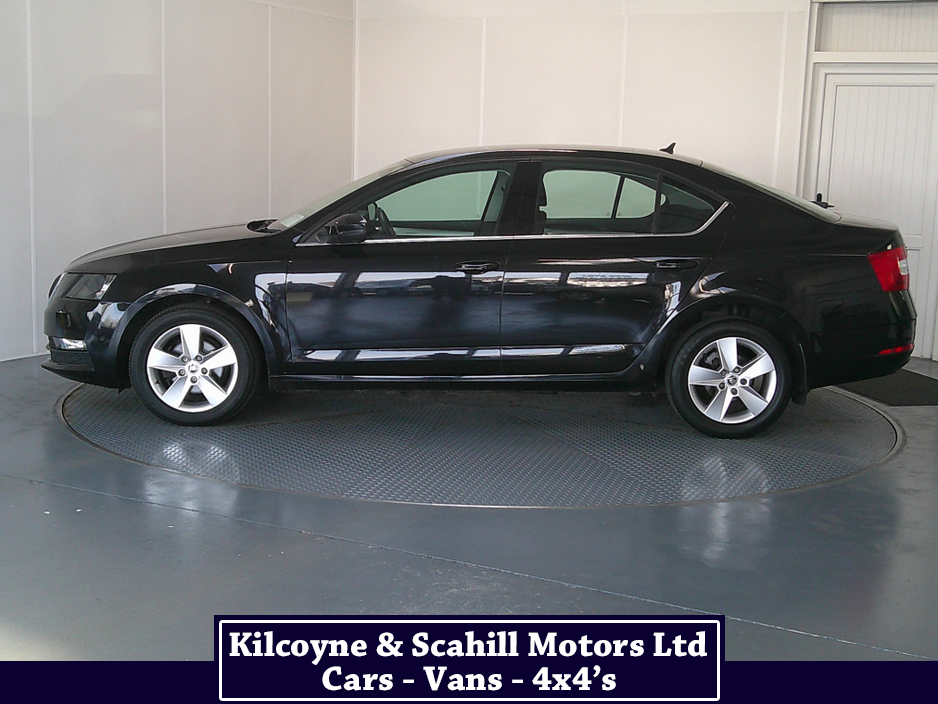 2020 Skoda Octavia - image 4