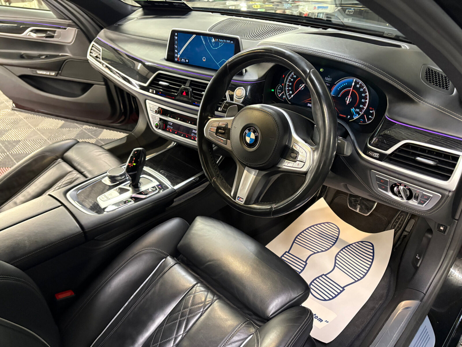 2018 BMW 7 Series - image 9