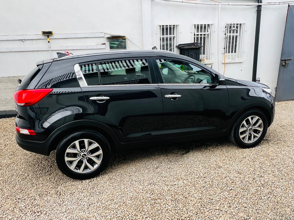 2015 Kia Sportage - image 9