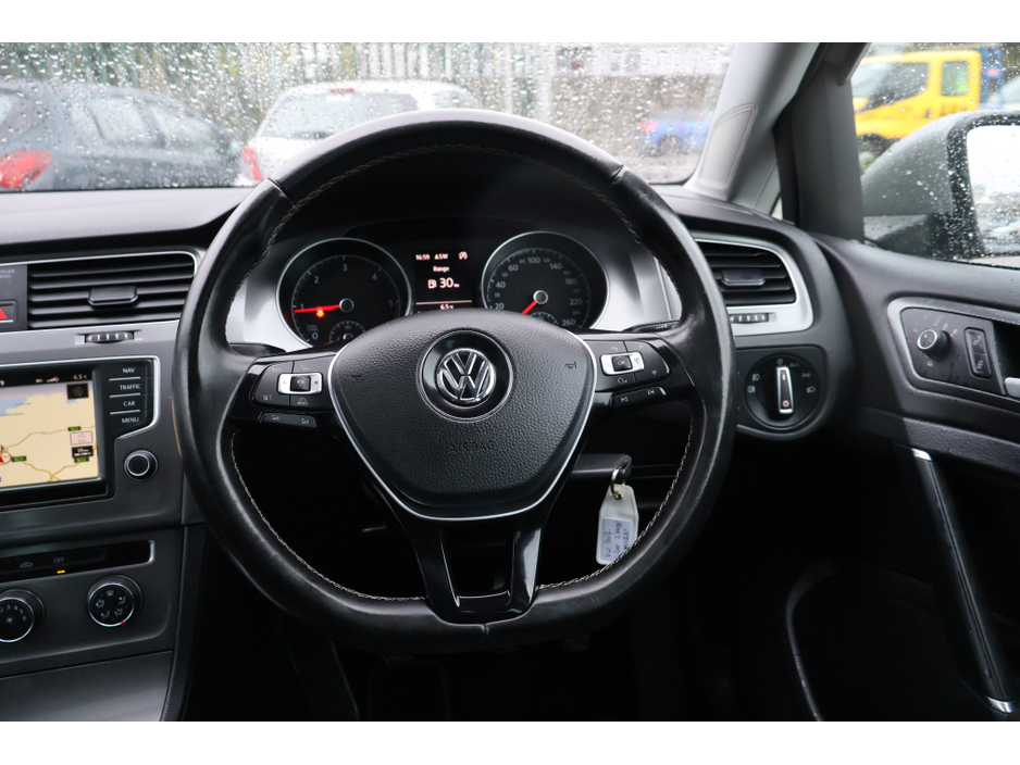 2016 Volkswagen Golf LOUNGE Low Mileage Huge Spec €13,995