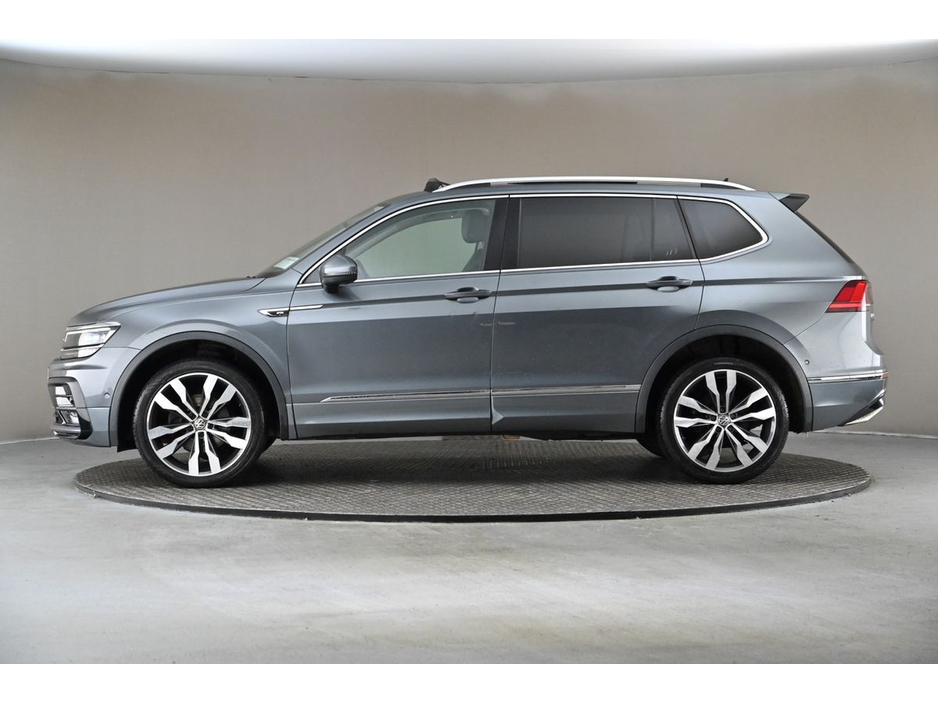 2021 Volkswagen Tiguan - image 5