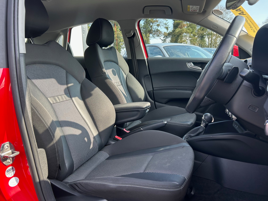 2015 Audi A1 - image 9