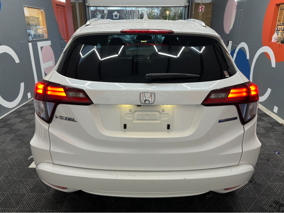 2015 Honda Vezel €15950! 2015 HONDA VEZEL HYBRID Z 1.5 AUTOMATIC / HEATED SEATS / CRUISE CONTROL / REVERSE CAMERA €15,950
