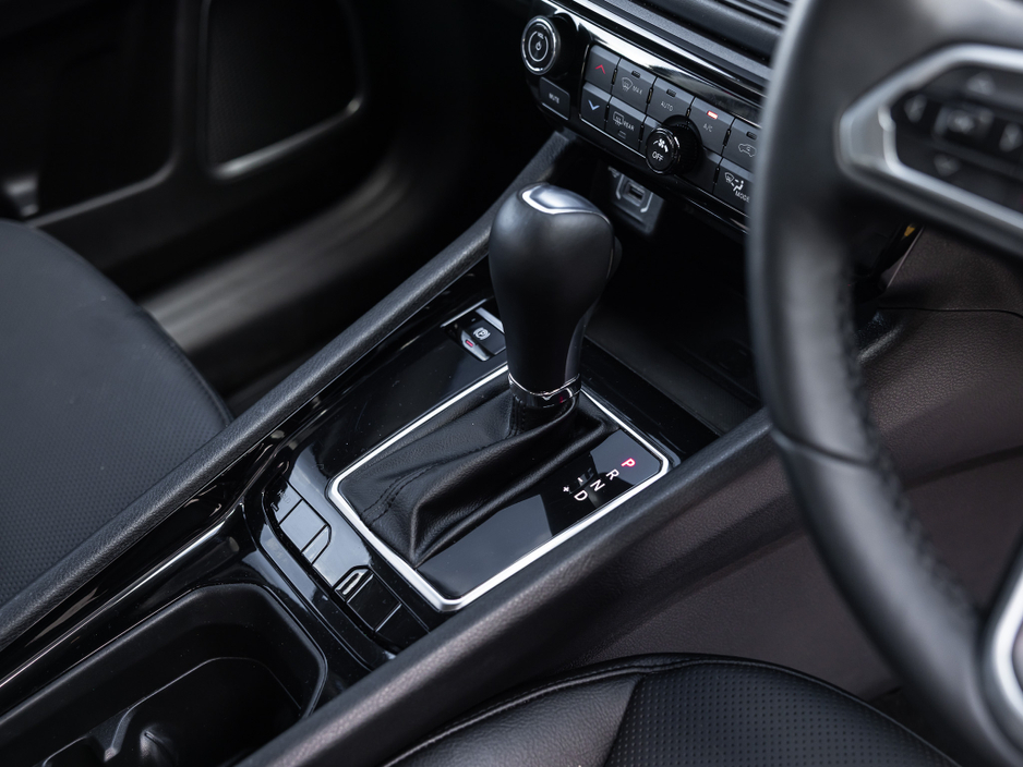 2025 Jeep Compass - image 19