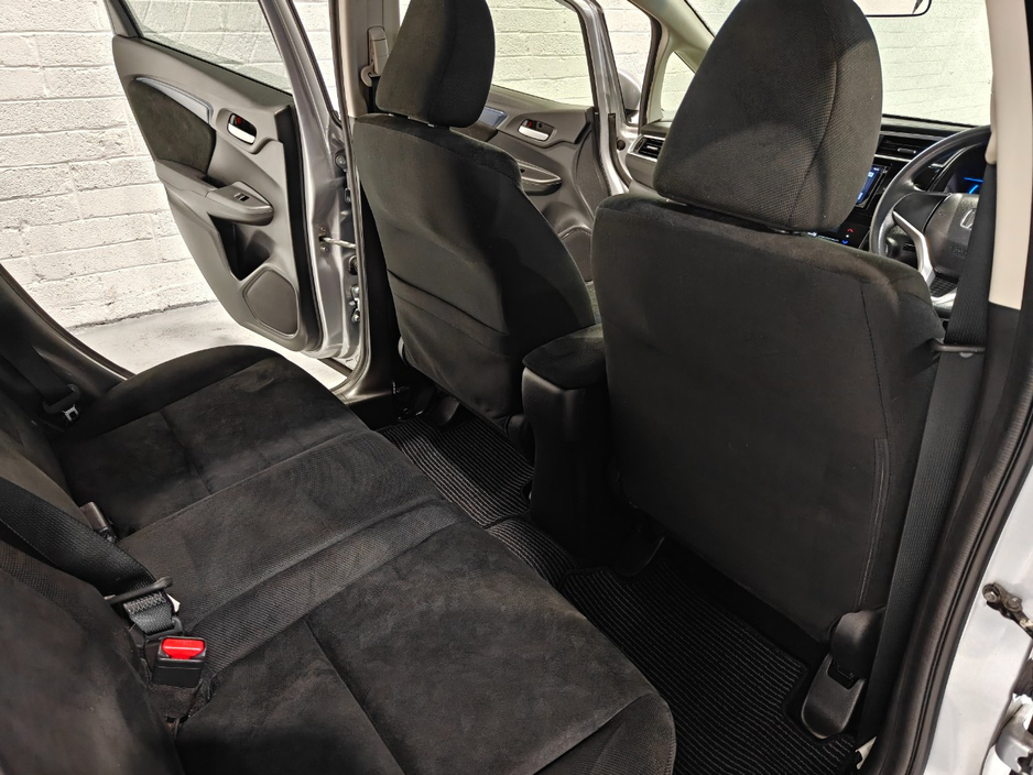 2017 Honda Shuttle - image 11